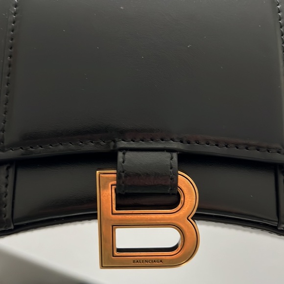 Balenciaga Hour Glass Wallet on Chain - Picture 2 of 6